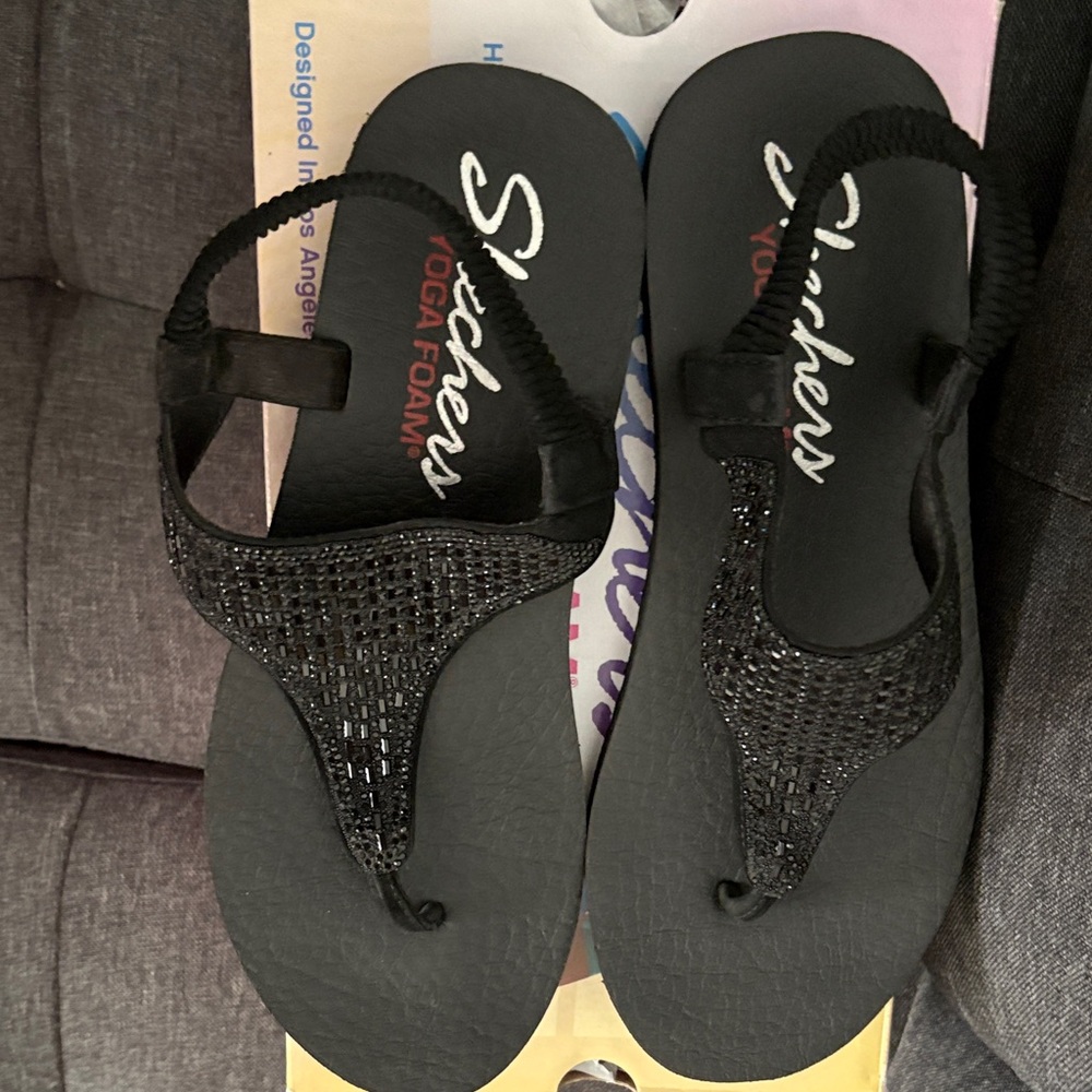 Brand new Skechers Women's Black Sparkle Sandals - Picture 3 of 4